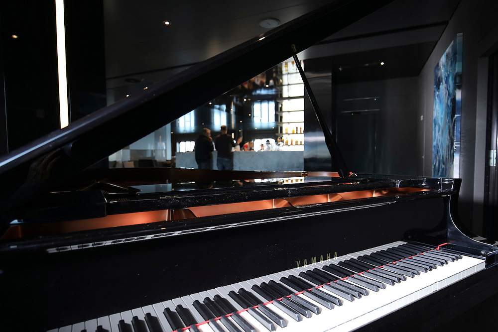 Экспедиционная мега-яхта ледового класса Scenic Eclipse рис.7