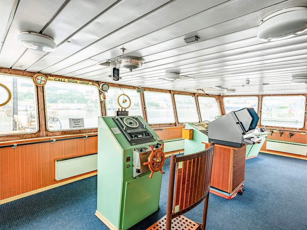 Экспедиционное судно «Академик Шокальский» рис.4