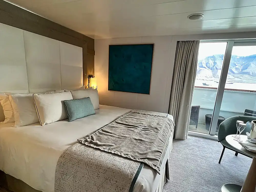 Deluxe Suite (Люкс «Делюкс») (на 6 палубе) (Le Boreal) рис.1