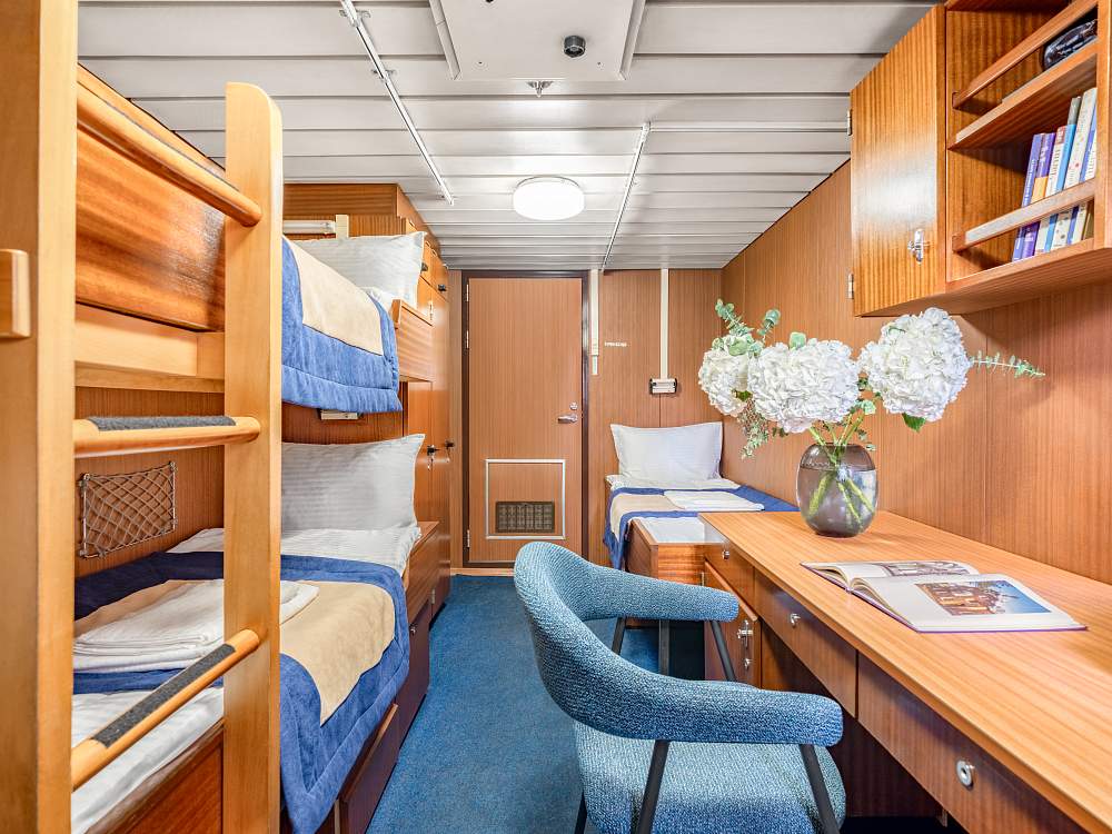 Экспедиционное судно «Академик Шокальский» рис.8