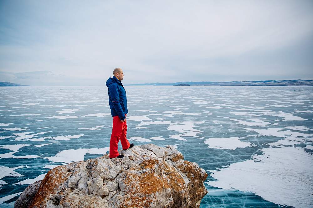 Панорама замерзающего Байкала