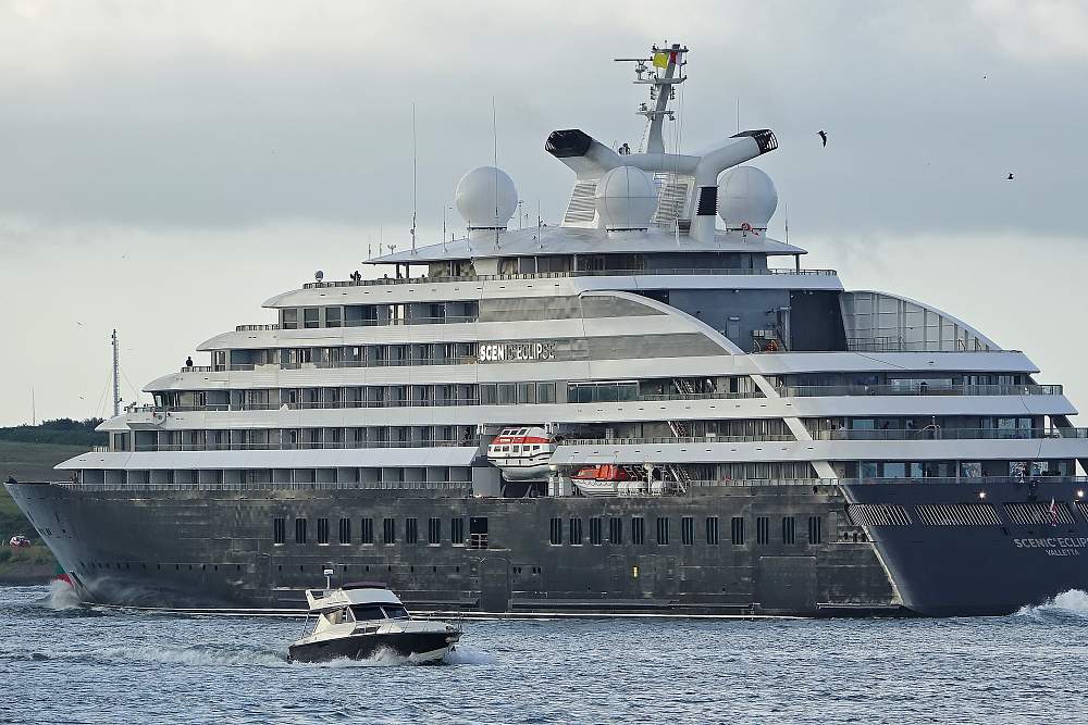 Экспедиционная мега-яхта ледового класса Scenic Eclipse рис.1