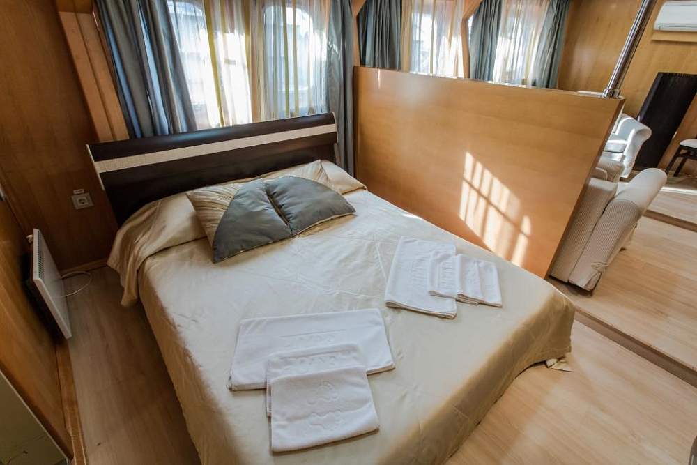 Люкс («Империя») рис.1