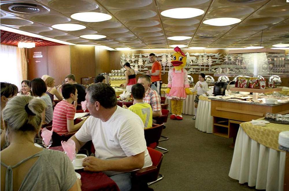 Экспедиционное судно «Демьян Бедный» рис.19