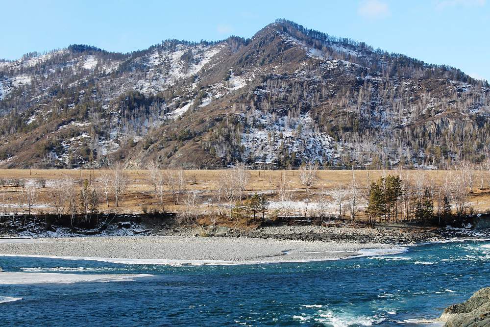Река Катунь зимой