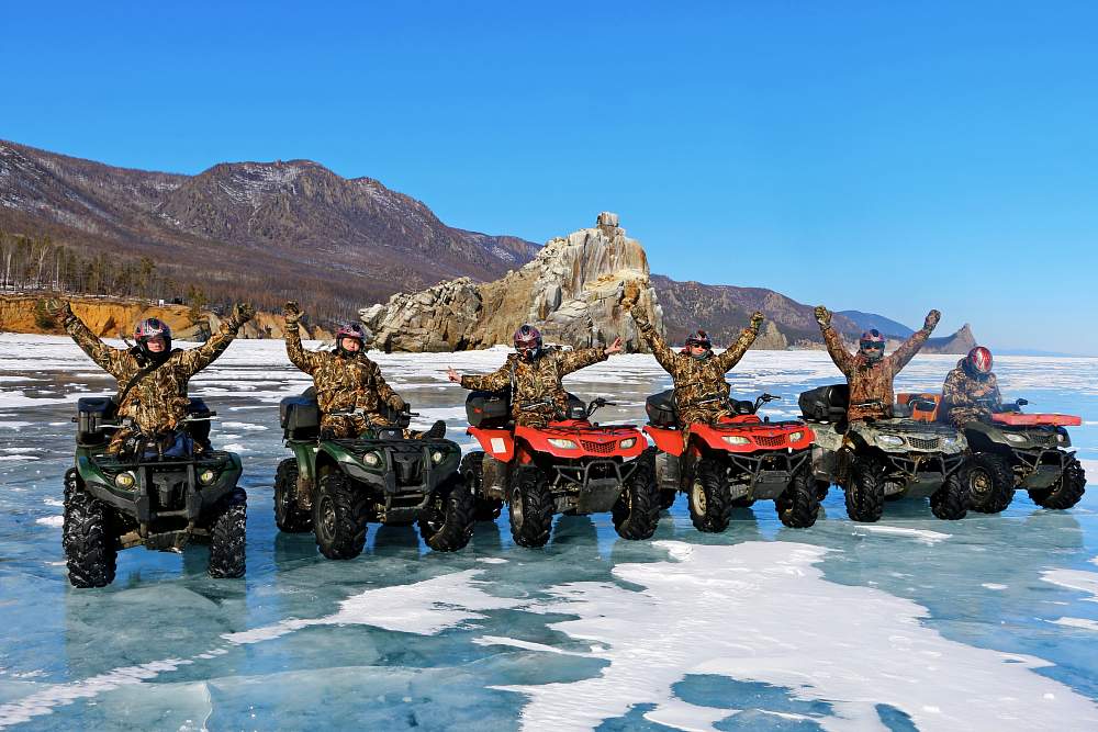 Экспедиция по льду Байкала на квадриках