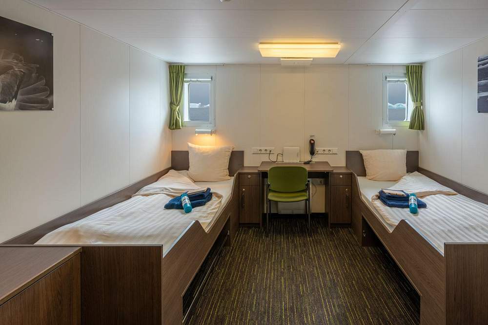 Двухместная каюта с окном (Ortelius) рис.1