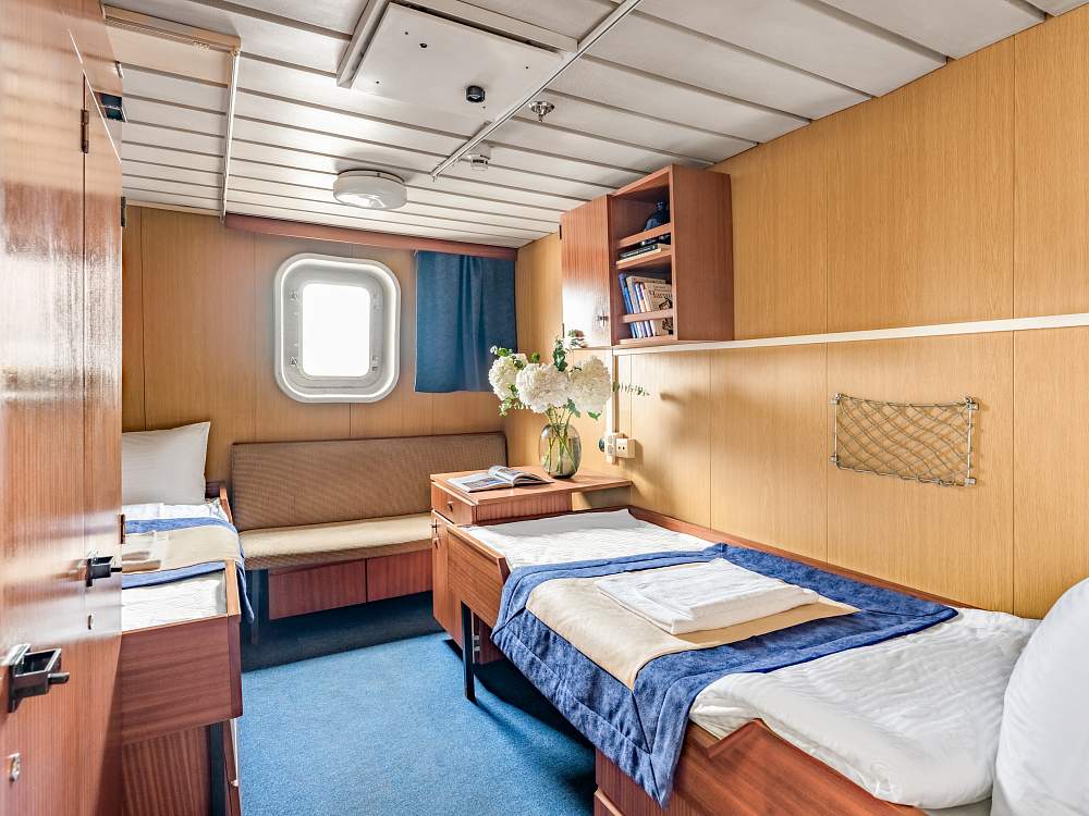 Экспедиционное судно «Академик Шокальский» рис.12