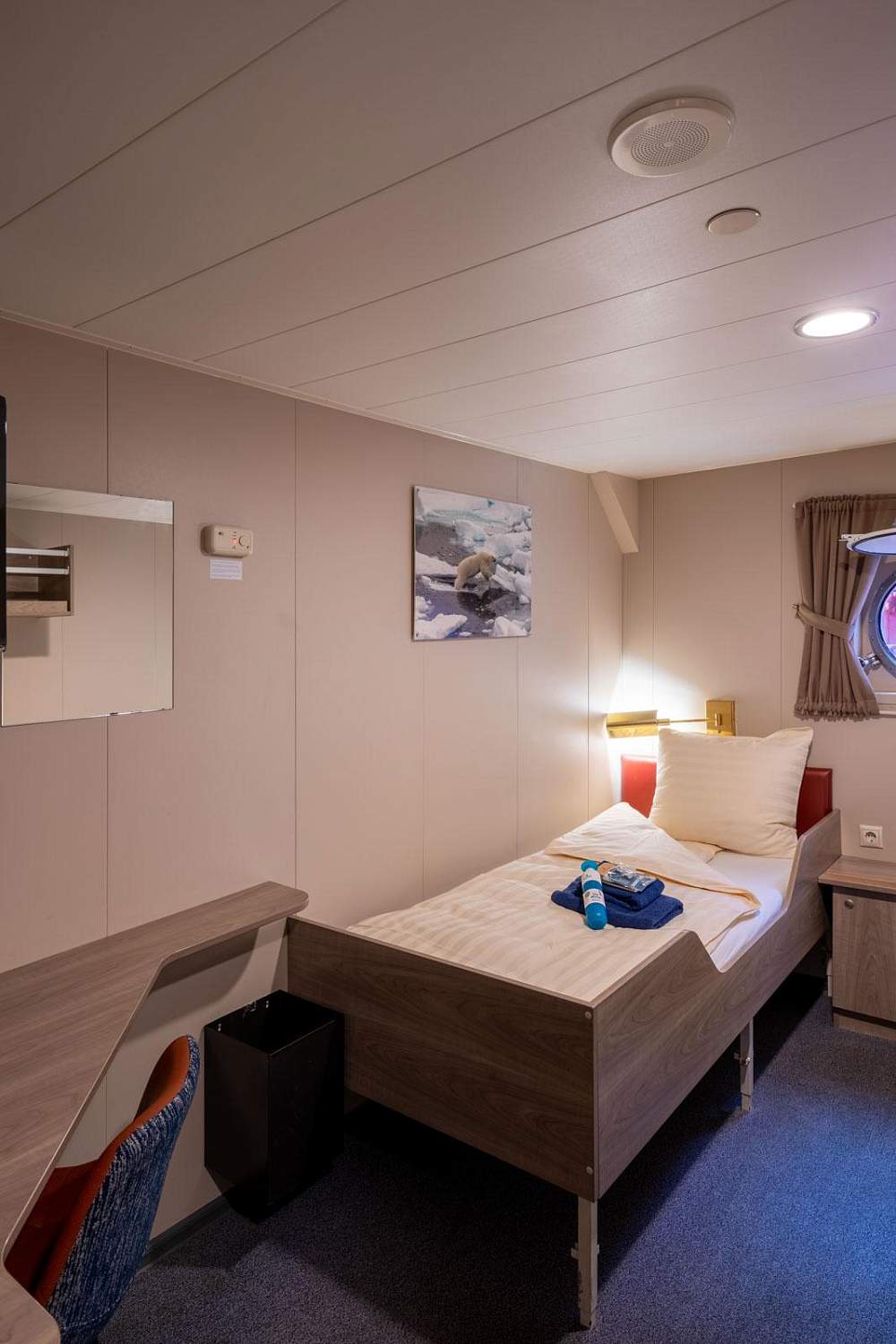 Двухместная каюта с иллюминатором (Plancius) рис.3