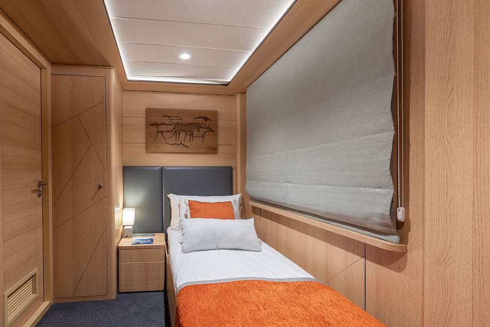 Одноместная каюта (теплоход «Максим Горький») рис.1