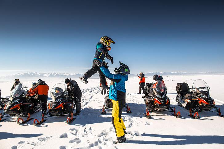 Тур на снегоходах «Зимний Байкал»