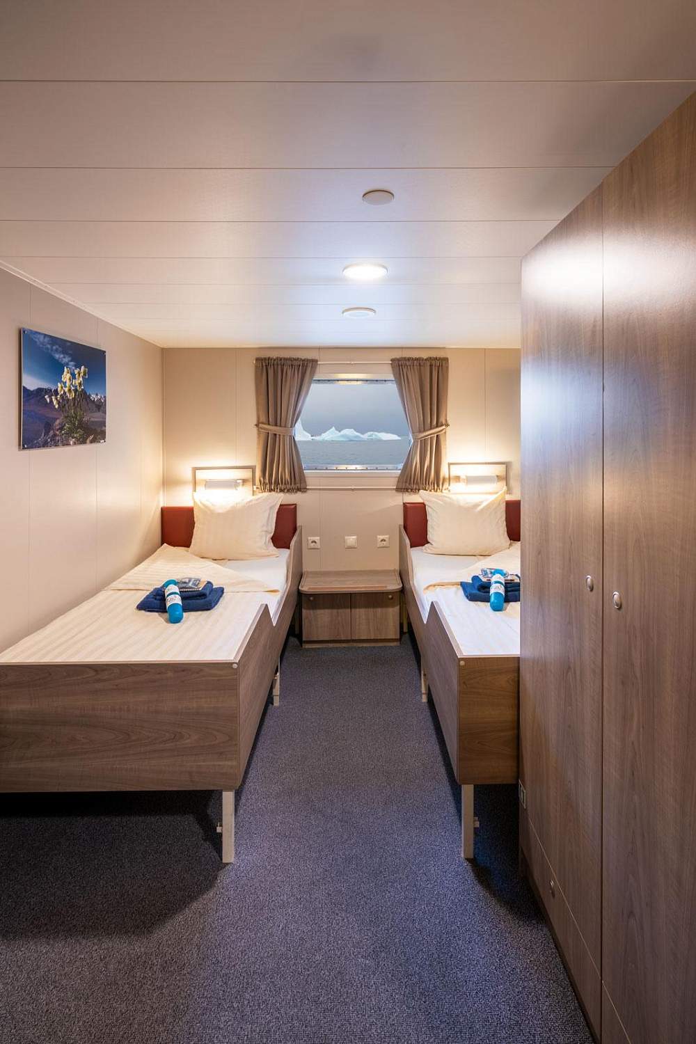 Двухместная каюта с окном (Plancius) рис.2