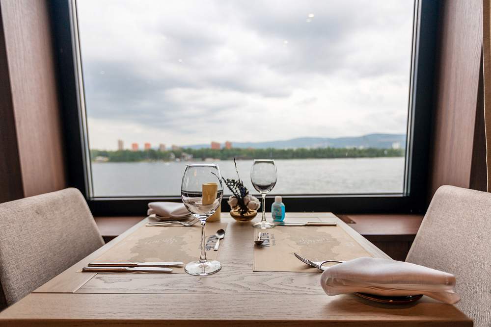 Теплоход «Максим Горький» рис.26