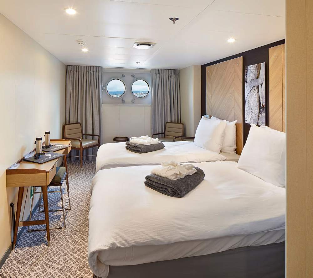 Двухместная с иллюминатором (Magellan Explorer) рис.1