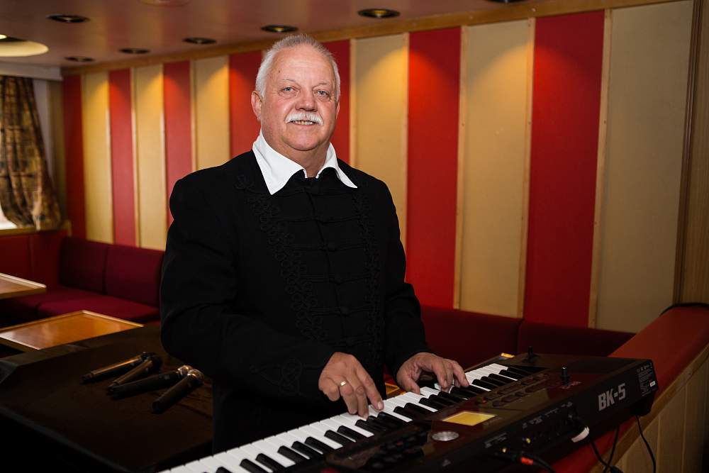 Экспедиционное судно – атомный ледокол «50 лет Победы» рис.16