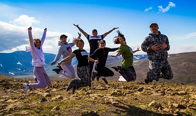 ямальская тундра на Ямале во время активного маршрута