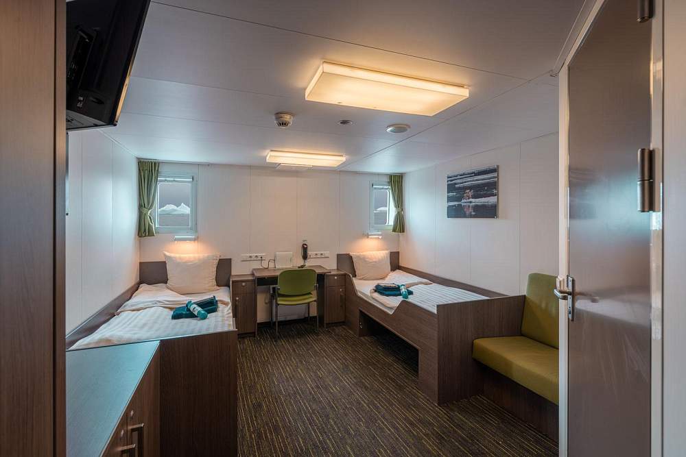 Двухместная каюта с окном (Ortelius) рис.2