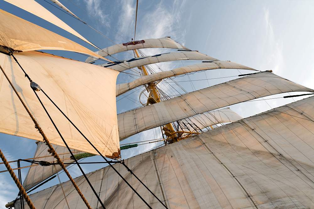 Трехмачтовый парусник «МИР»  рис.2