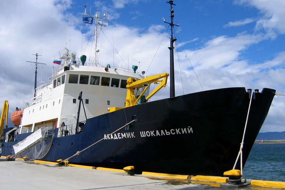 Экспедиционное судно «Академик Шокальский» рис.2
