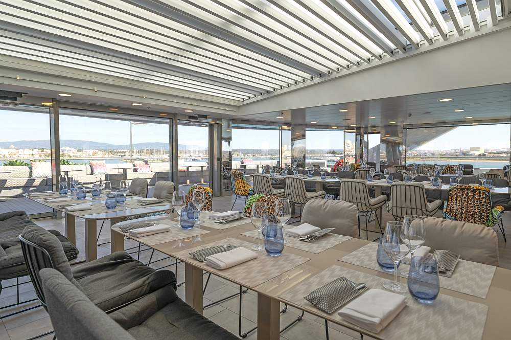 Экспедиционная мега-яхта ледового класса Scenic Eclipse II рис.1