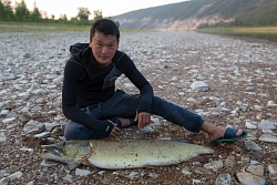 Сплав на катамаранах с мотором и рыбалка в Якутии на реке Амга рис.4