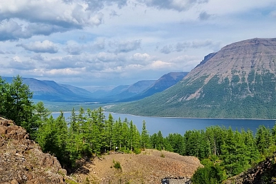 арктические побережья на севере России во время активного маршрута