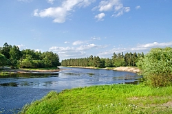 Река Лух в летнюю погоду