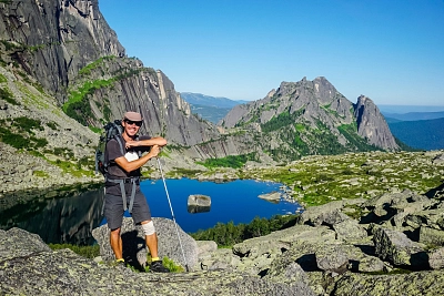 высокогорные озера в Саянах во время активного маршрута