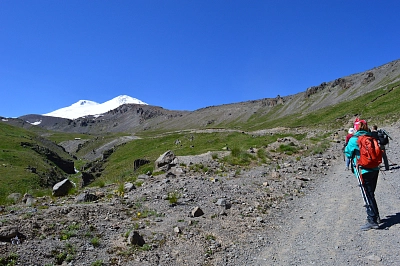 высокогорные тропы в Приэльбрусье во время активного маршрута