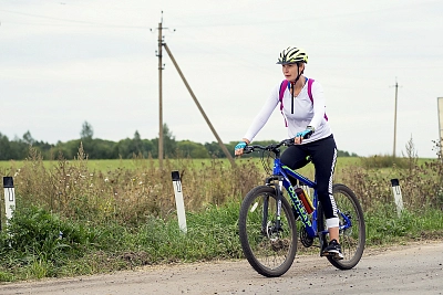 лесные экотропы в Орловской области во время туристического маршрута