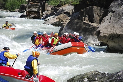 Чуйский тракт на Алтае во время активного маршрута