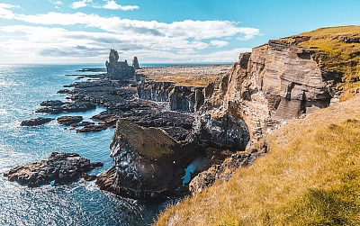 ледники и лавовые поля в Исландии во время активного маршрута