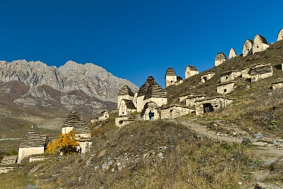 Некрополь Даргавс осенью