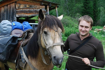 Чуйский тракт на Алтае во время активного маршрута